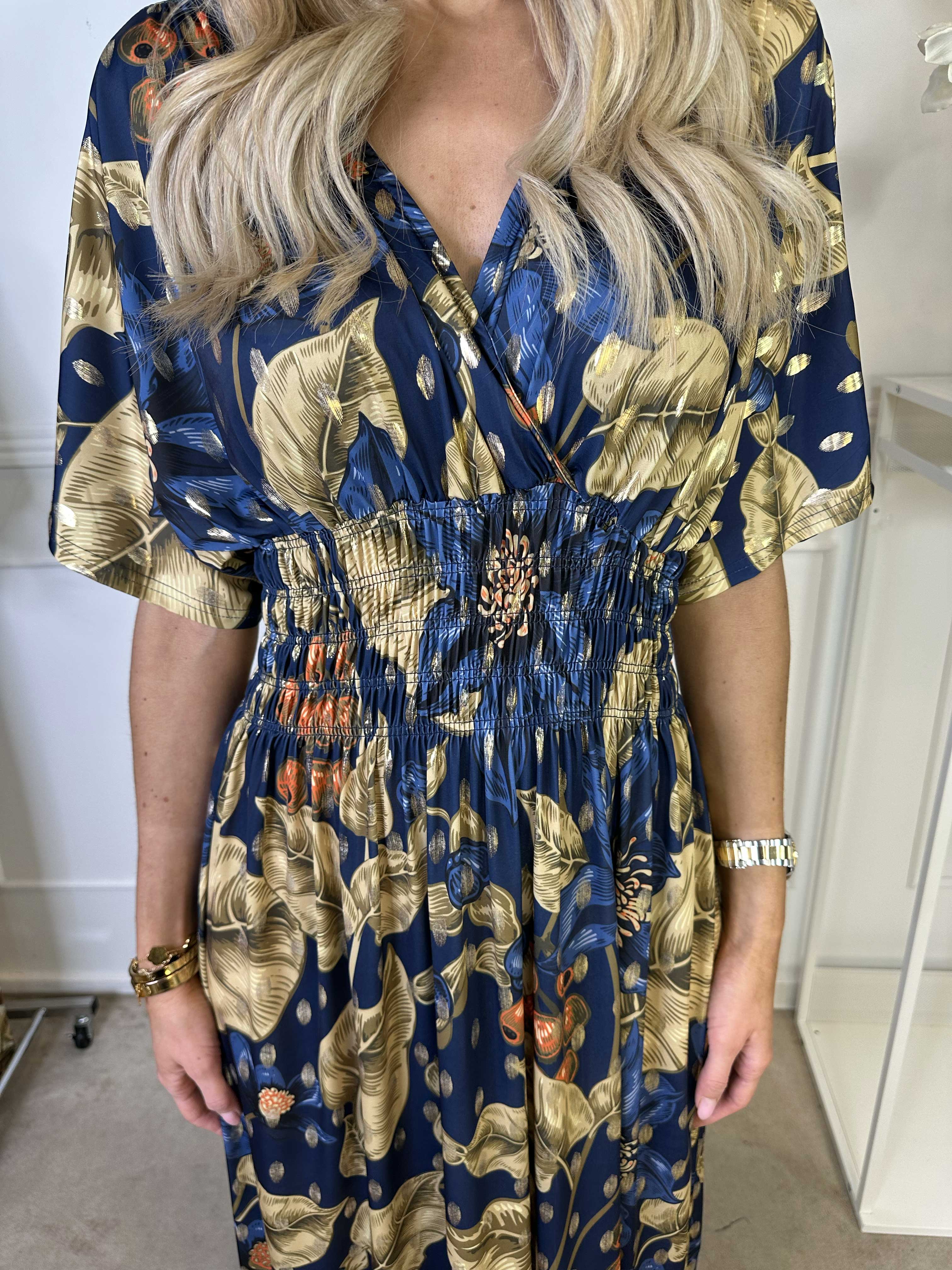 Pams Berry - Lång elastisk klänning med smockad midja